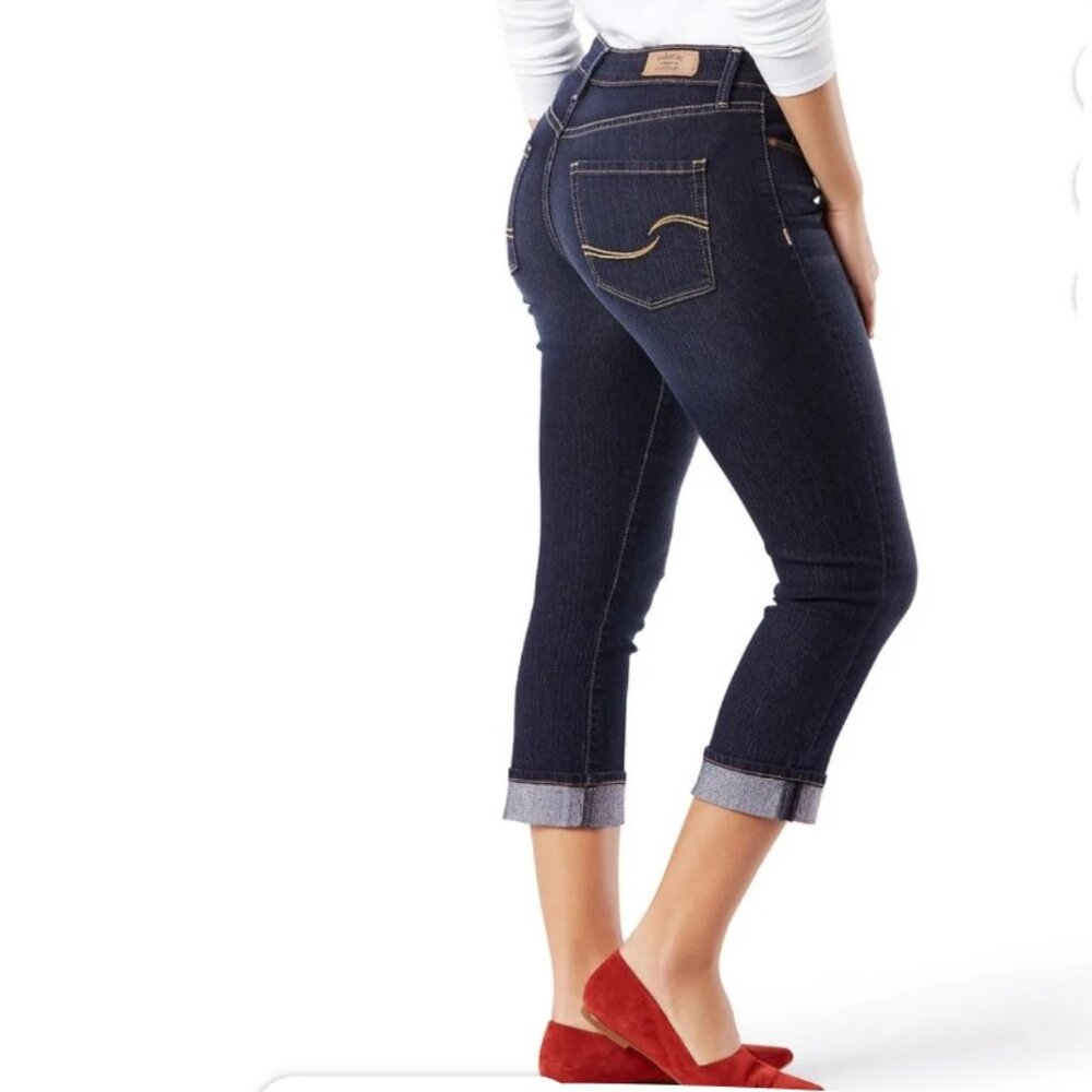 Levi Strauss Signature Modern Capri Curvy Stretch Sz 8